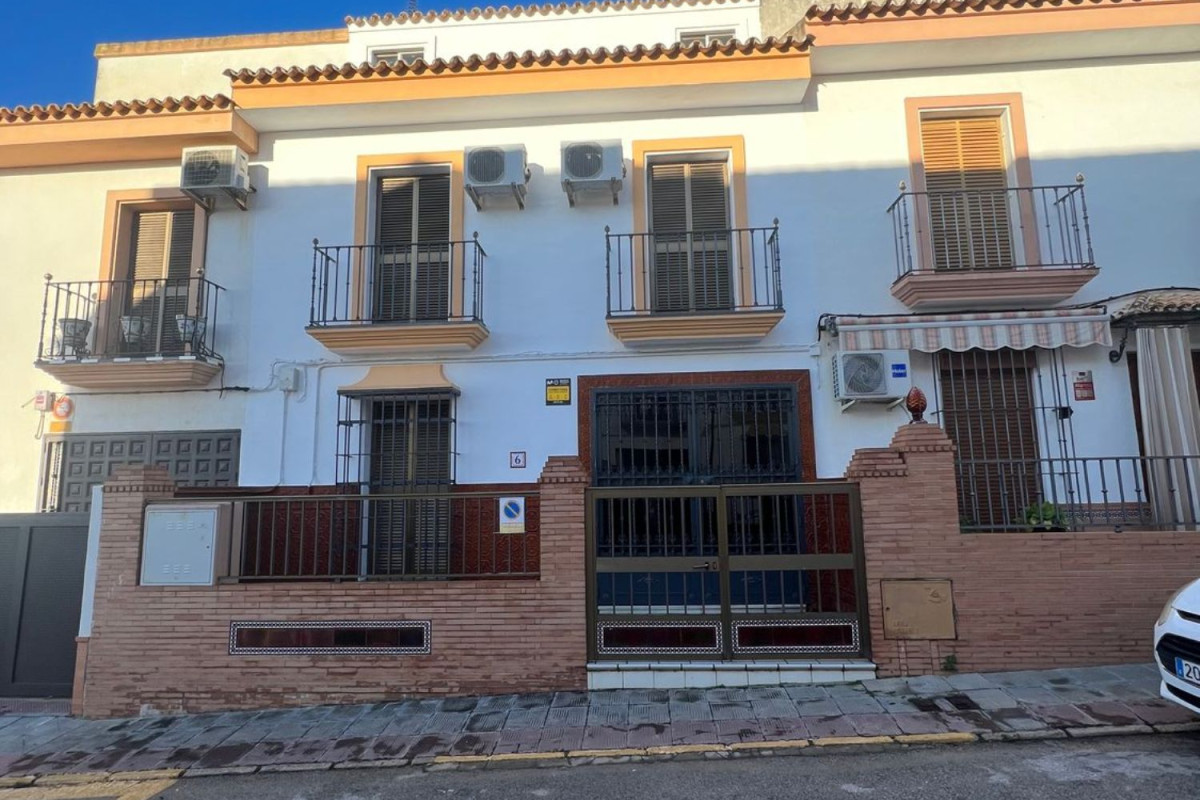 Venta de chalet adosado en , Sanlúcar la Mayor photo 3