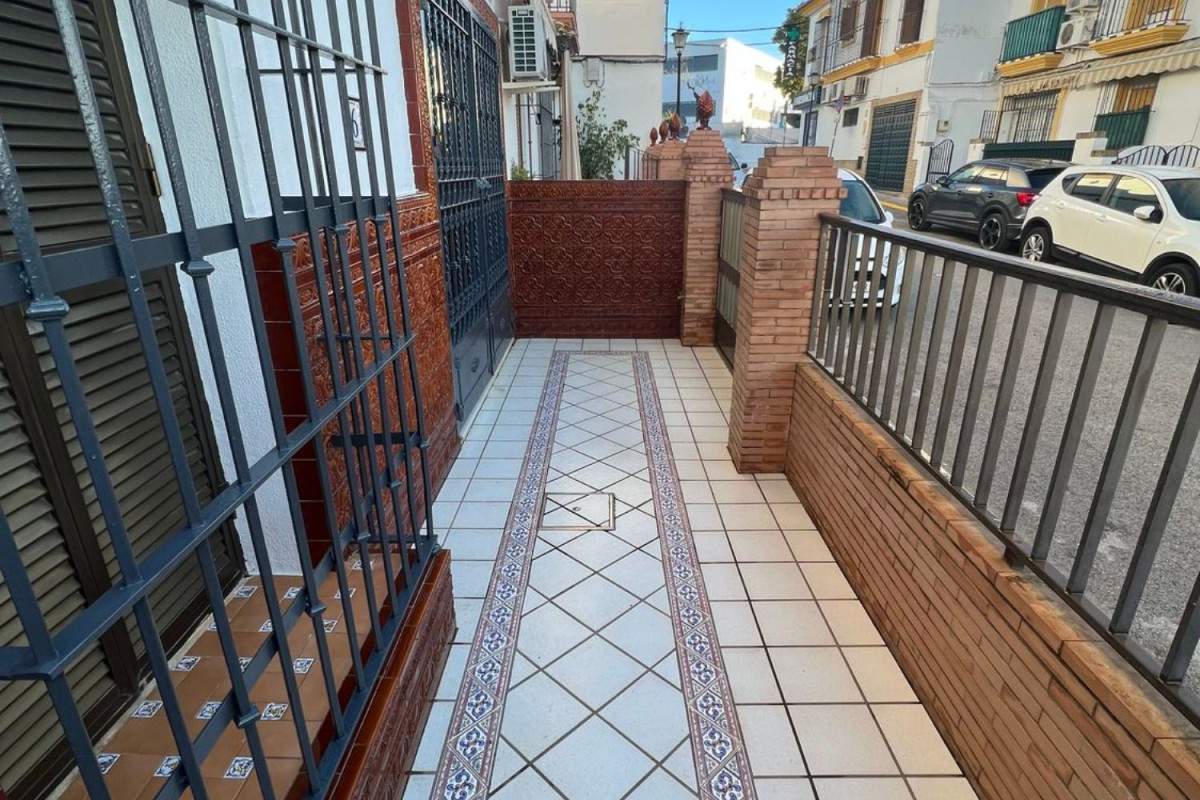 Venta de chalet adosado en , Sanlúcar la Mayor photo 5