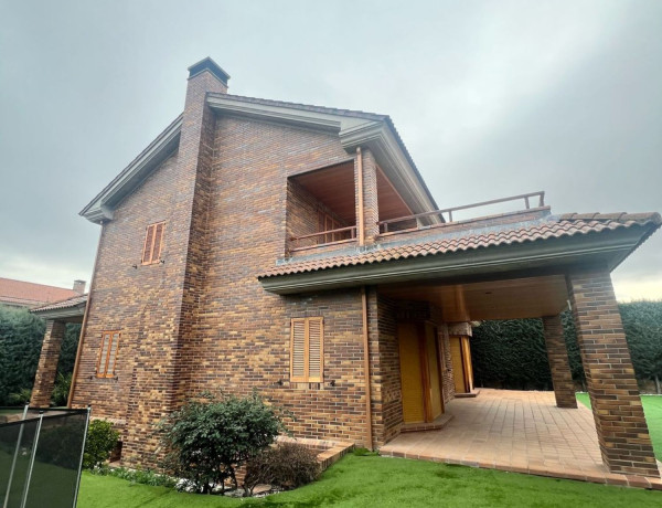 Chalet independiente en venta en  Calle Abedul, 5, Las Rozas de Madrid photo 4