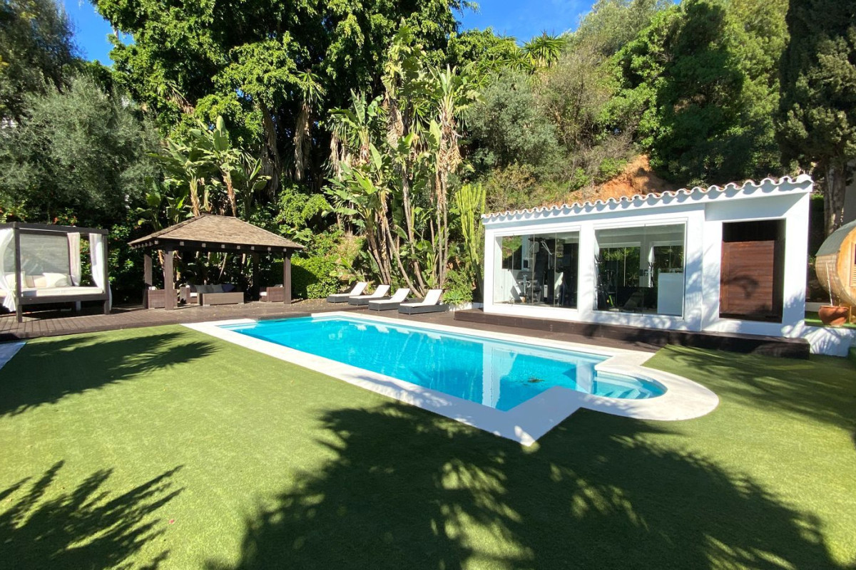 Sprzedaż niezależnego domku jednorodzinnego w Calle Las Granadas, Marbella photo 5