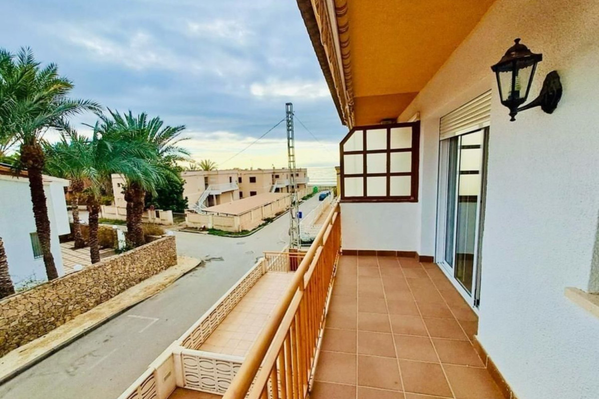 Sale of apartment in Calle Urb Calarreona, Águilas
photo 3