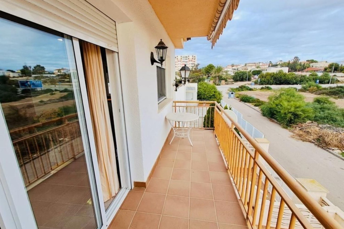 Sale of apartment in Calle Urb Calarreona, Águilas
photo 4