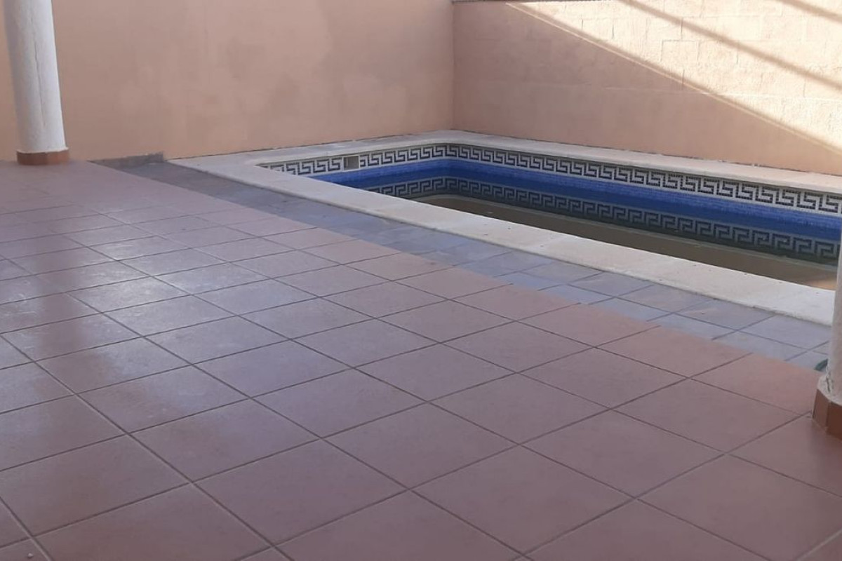 Sale of independent chalet in Maravisa, La Pobla de Vallbona
 photo 3