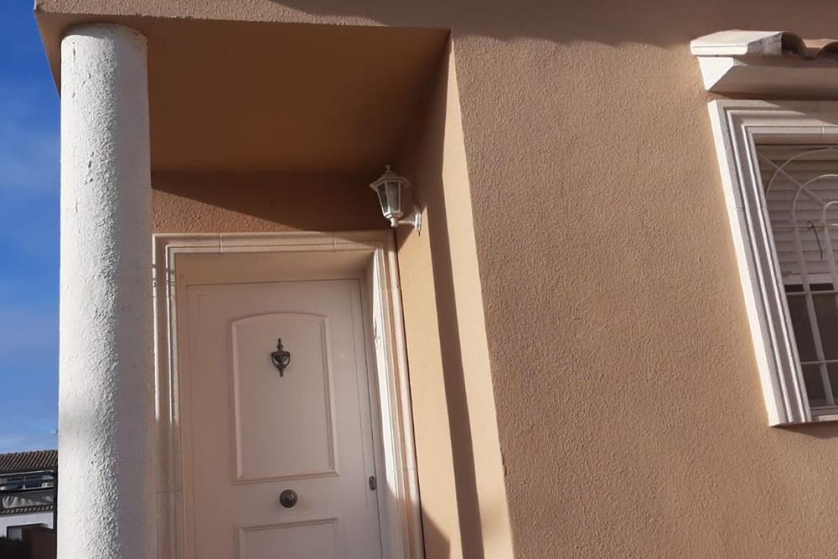Sale of independent chalet in Maravisa, La Pobla de Vallbona
 photo 4