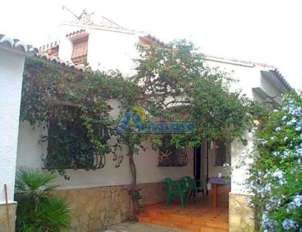 Detached villa for sale in  Calle Senyoriu del Rebollet, Oliva photo 2