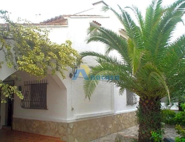 Detached villa for sale in  Calle Senyoriu del Rebollet, Oliva photo 4