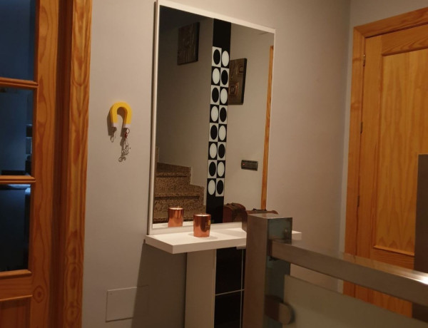 Chalet adosado en venta en Calle Neveros, 16 , Las Gabias thumbnail 1