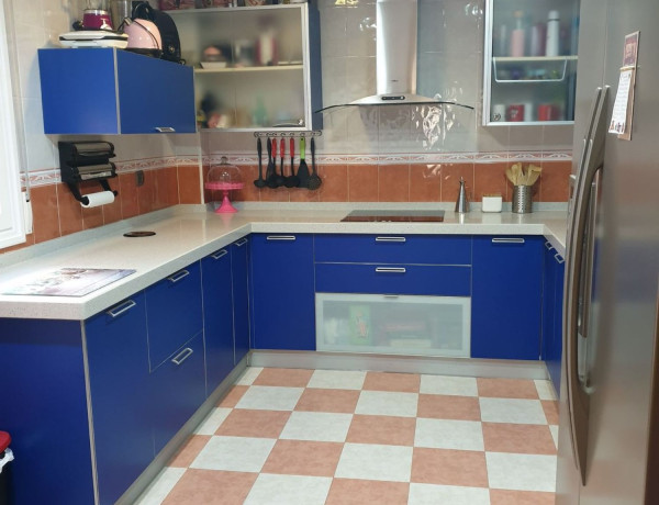 Chalet adosado en venta en Calle Neveros, 16 , Las Gabias thumbnail 2