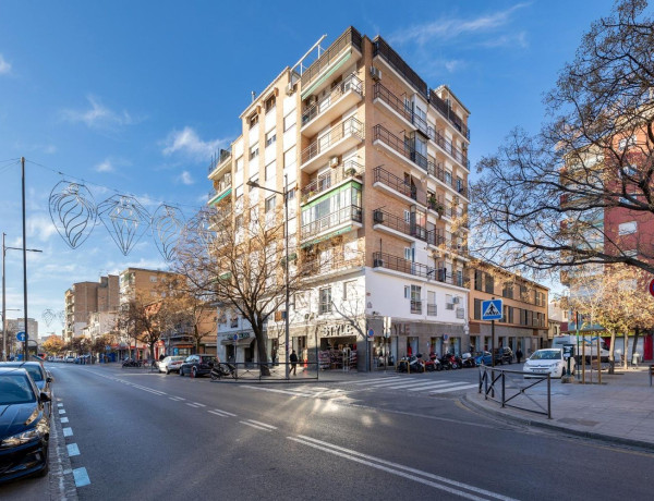 Piso en venta en Calle Carmen de Icaza, Granada thumbnail 2
