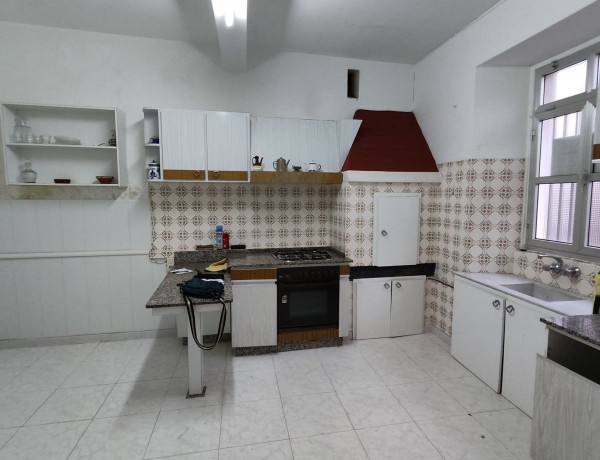 Casa de pueblo en venta en plaza do Beco photo 3