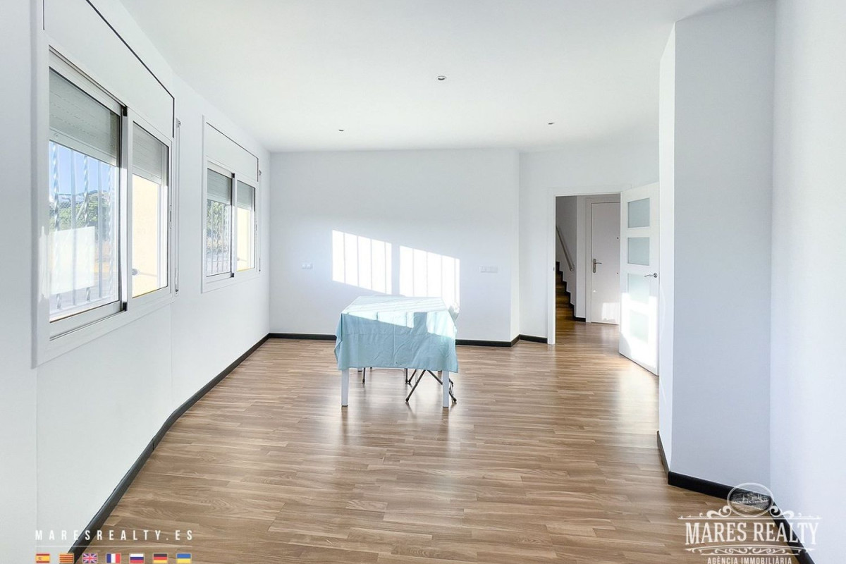 Продажа квартиры в Семицентр, Бланес
photo 3
