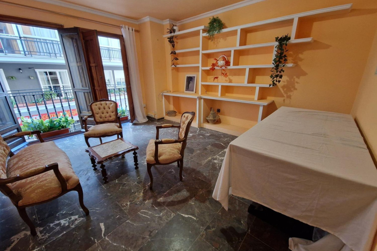 Sale of apartment in Center, Algeciras
photo 2