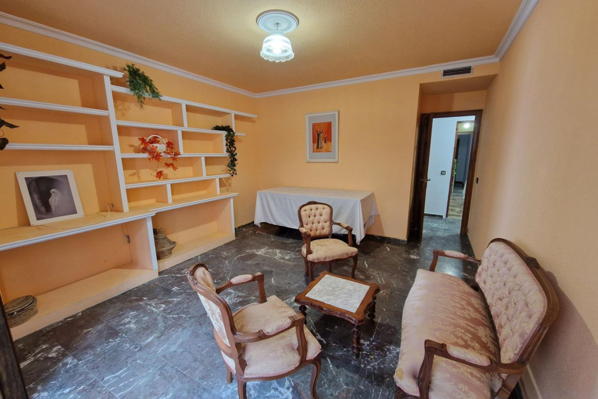Sale of apartment in Center, Algeciras
photo 3