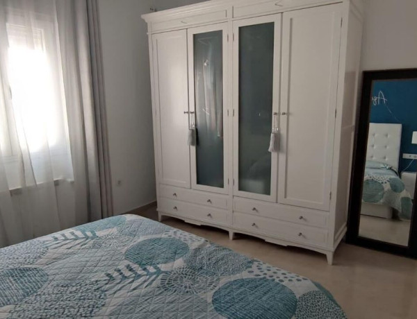 Bajo en venta en  Casco Antiguo - Centro , Badajoz photo 2