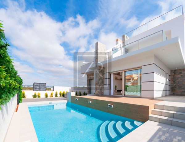Chalet independiente en venta en  Calle Isla de Mallorca, 12, Los Alcázares photo 1