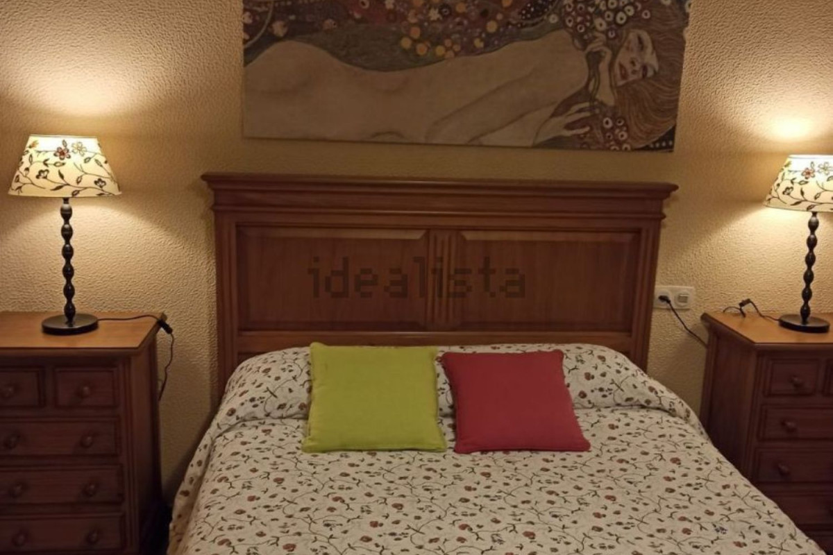 Продажа квартиры на Calle Rafael Altamira, Овьедо
photo 3