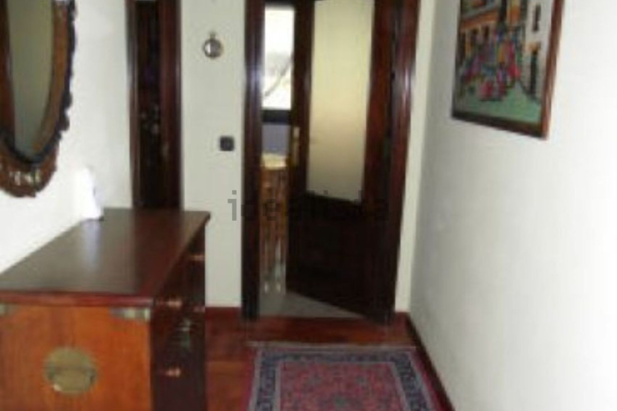 Продажа квартиры на Calle Manuel Estrada, Овьедо
 photo 2