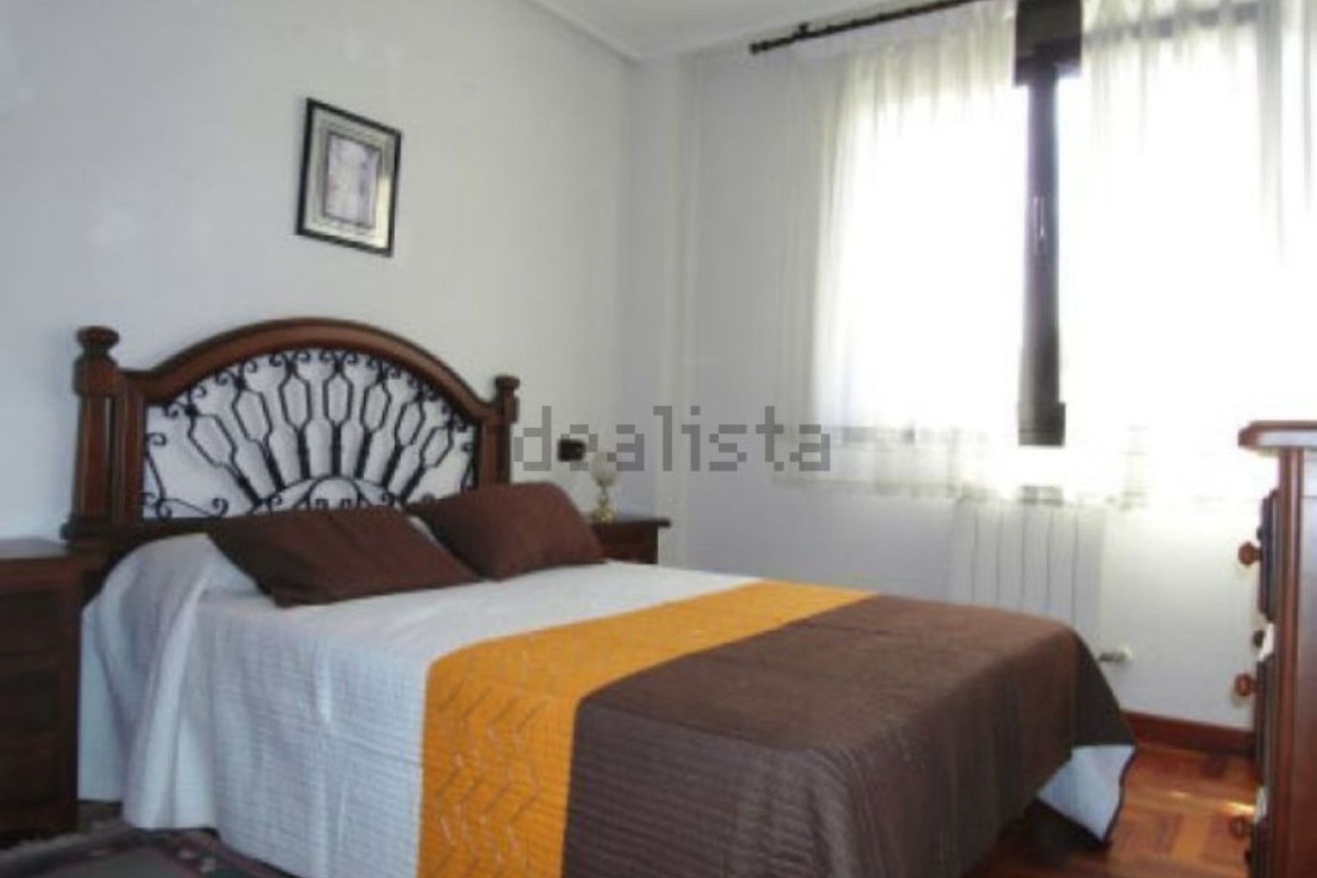 Продажа квартиры на Calle Manuel Estrada, Овьедо
 photo 4