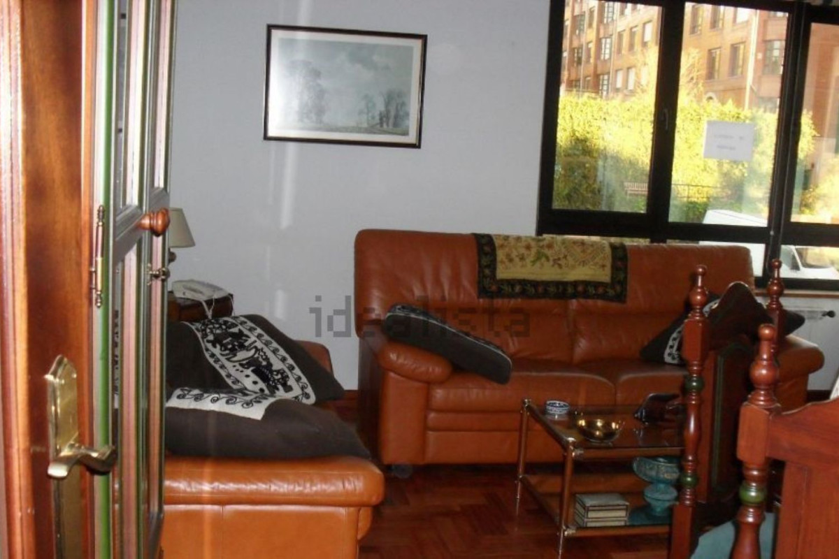 Продажа квартиры на Calle Manuel Estrada, Овьедо
 photo 5
