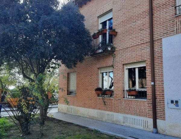 Chalet adosado en venta en , Simancas thumbnail 1