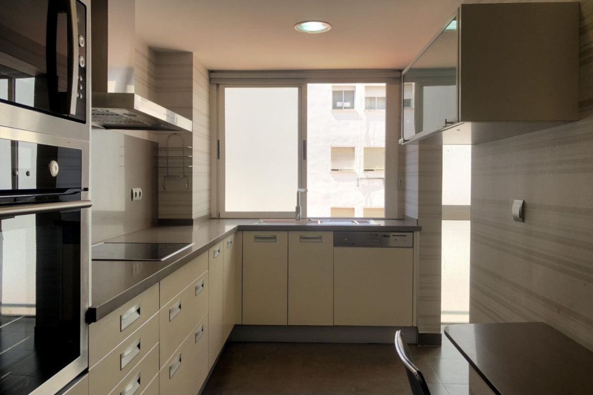 Продажа квартиры на Calle d'Asensi, 4, Кастельон-де-ла-Плана / Кастельо-де-ла-Плана
photo 5