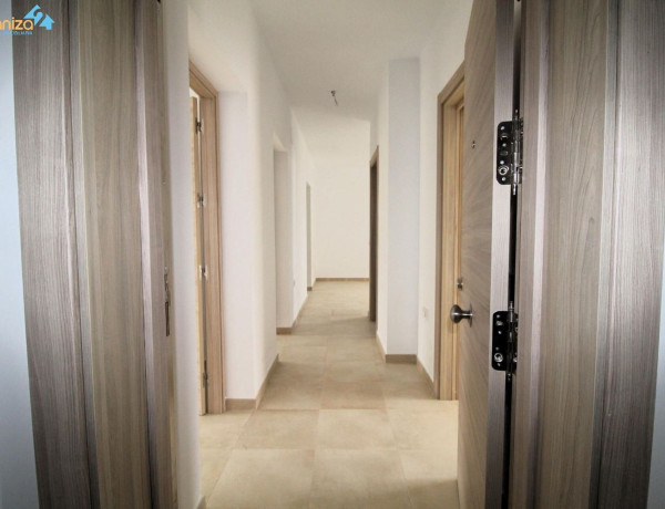 Piso en venta en  Casco Antiguo - Centro , Badajoz photo 3