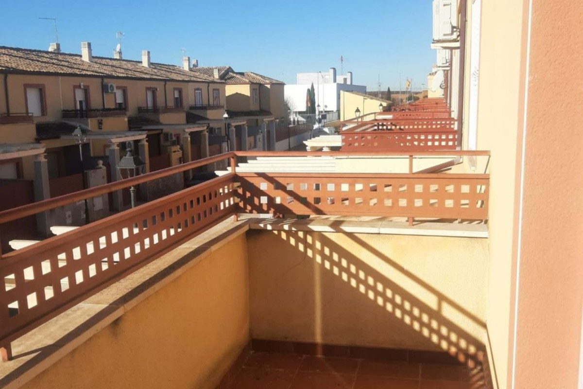 Sale of townhouse in , La Gineta photo 4