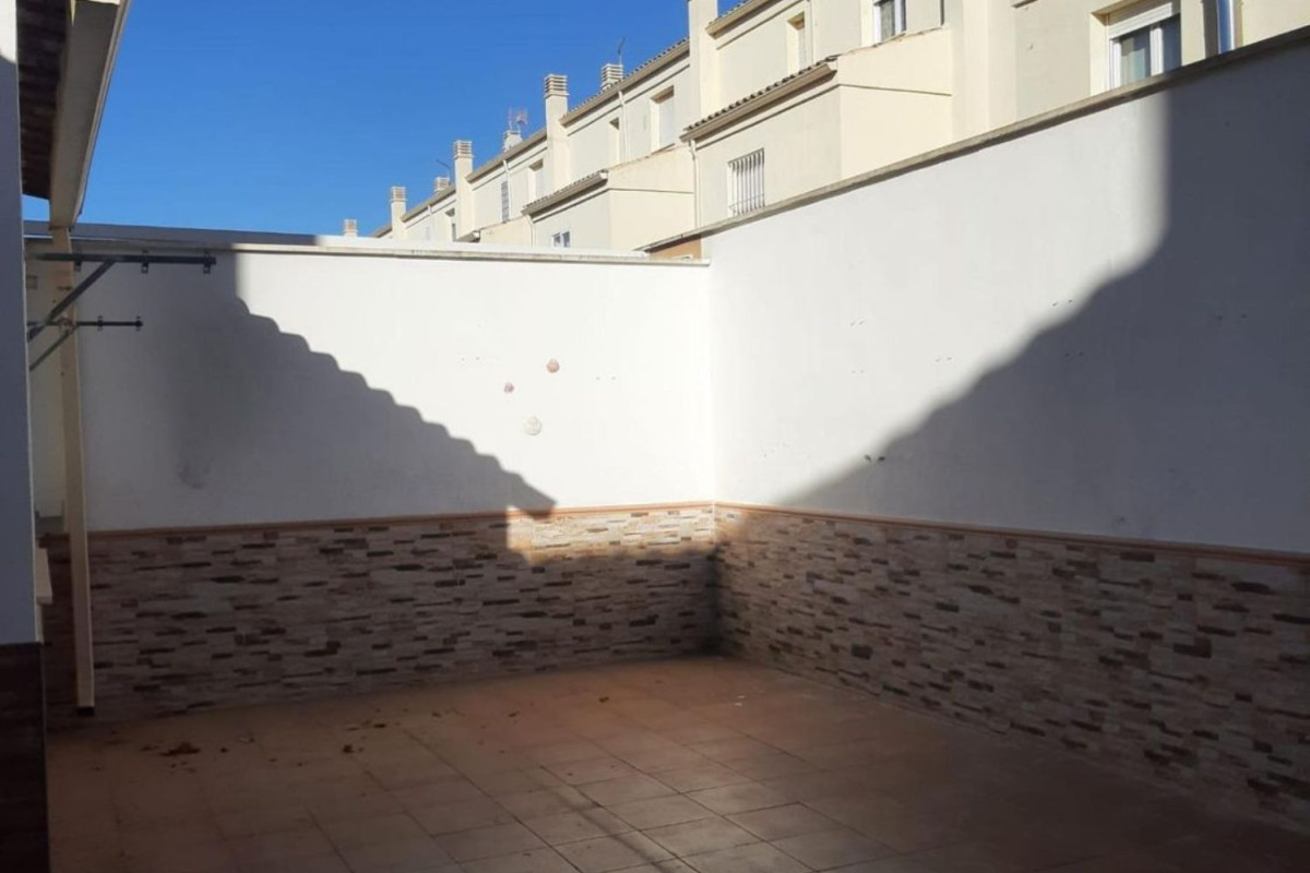 Sale of townhouse in , La Gineta photo 5