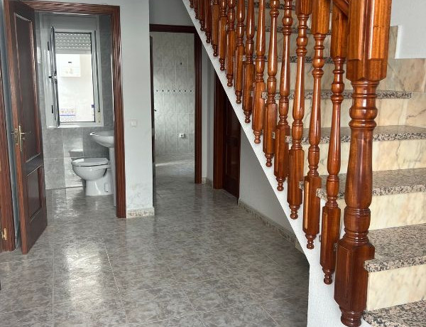 Таунхаус на продажу в , La Guardia photo 1