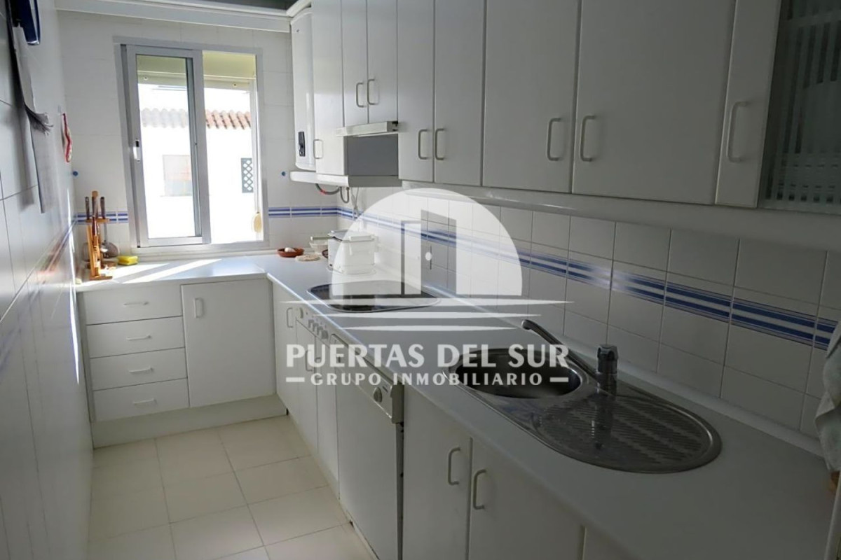 Sale of apartment in Calle Lora del Río, 2, Rota
photo 4