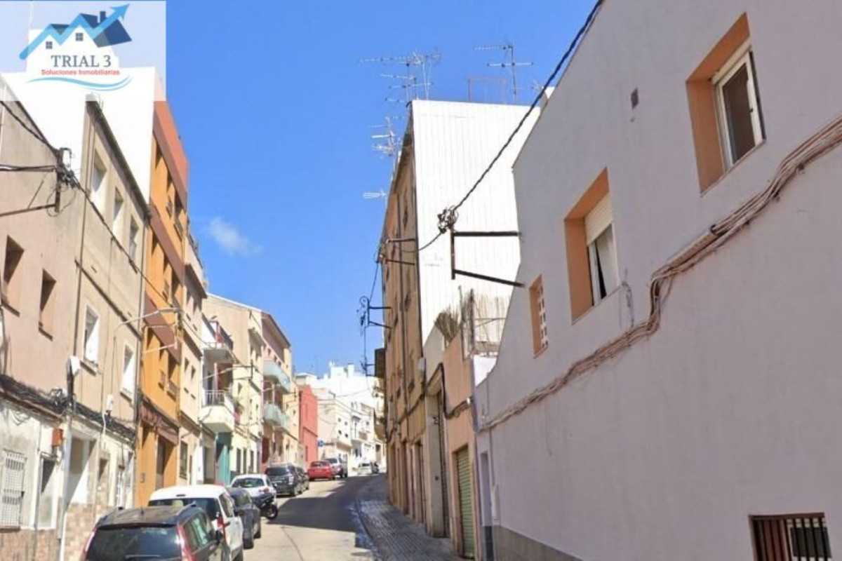 Venta de piso en Calle dels Almogàvers, Mataró
photo 1