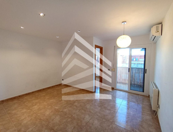 Apartment for sale in Calle Blai Net, Sant Boi de Llobregat thumbnail 1
