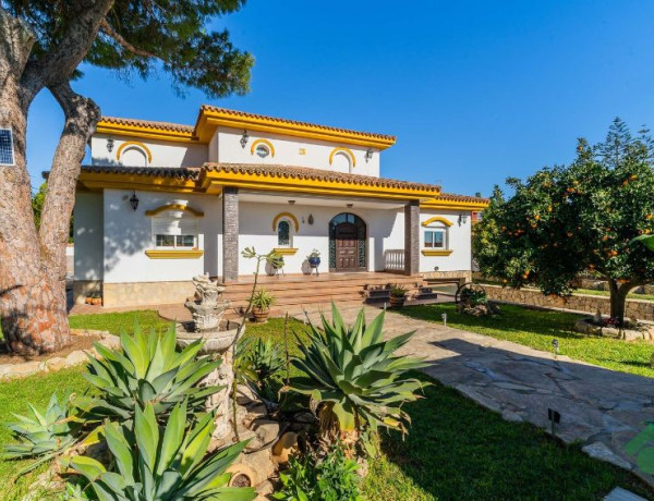 Коттедж на продажу в  Urb. CHAPARRAL, Chiclana de la Frontera photo 1