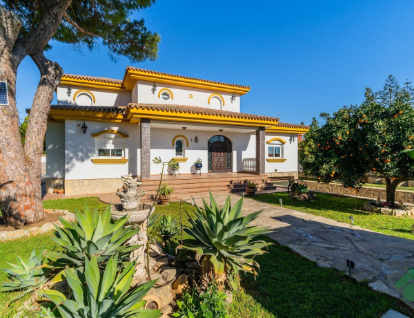 Коттедж на продажу в  Urb. CHAPARRAL, Chiclana de la Frontera photo 2