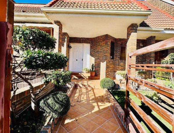 Semi-detached house for sale in  Calle Azores, 31 , Illescas photo 2