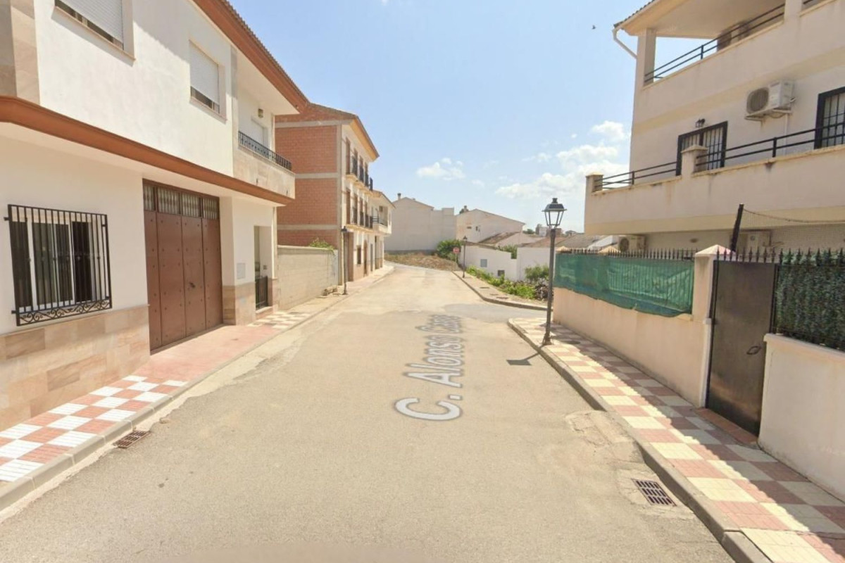 Terreno en venta en Villanueva Mesia, Granada photo 1