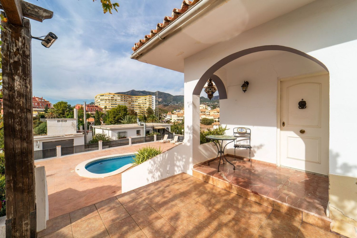 Sprzedaż niezależnego domku jednorodzinnego w  Calle Manzanilla, Fuengirola photo 2