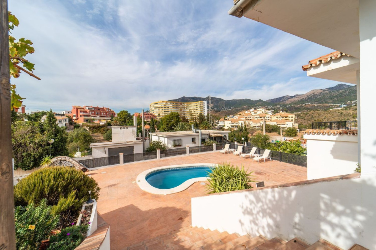 Sprzedaż niezależnego domku jednorodzinnego w  Calle Manzanilla, Fuengirola photo 3
