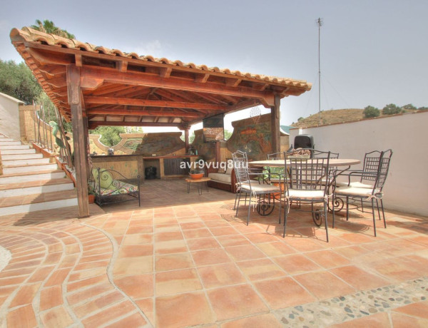 Chalet independiente en venta en Paseo Costa del Sol, Mijas thumbnail 1