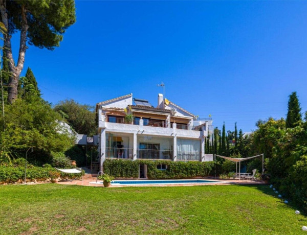 Detached villa for sale in  Urbanización el Rosario, Marbella photo 2