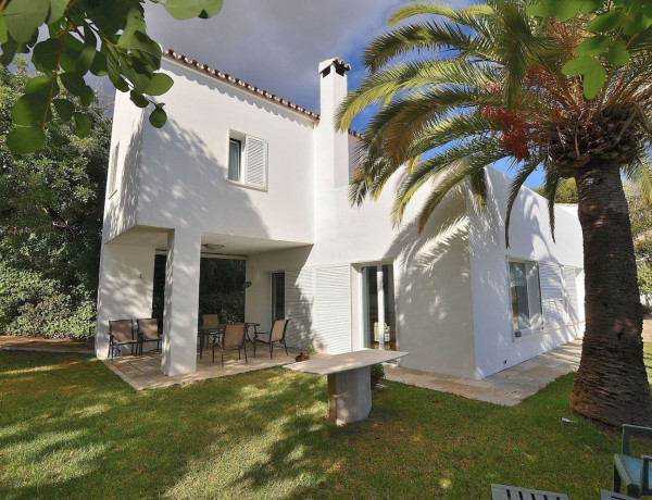 Chalet independiente en venta en N-340, Benalmádena thumbnail 1