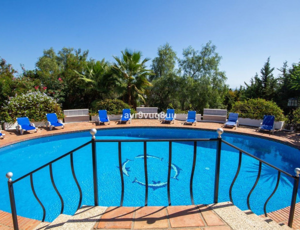 Chalet independiente en venta en Calle Clavel, Mijas photo 1