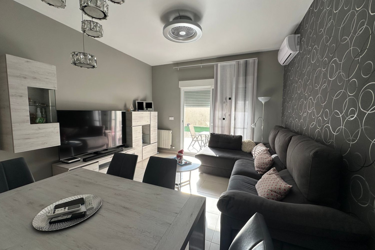 Venta de chalet adosado en , Ubeda photo 3