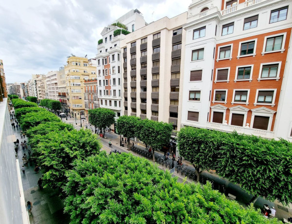 Продажа квартиры в  Calle Colón, València photo 2