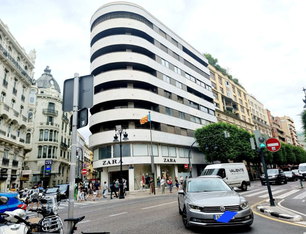 Продажа квартиры в  Calle Colón, València photo 4