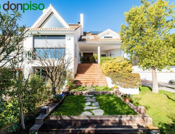 Chalet independiente en venta en , Albolote photo 4