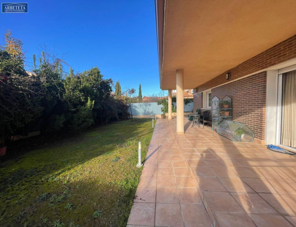 Chalet independiente en venta en Los Valles-Sanz Vázquez-El Fuerte , Guadalajara thumbnail 1