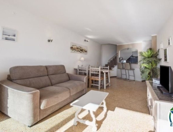Duplex en venta en Calle Salins 4ª Línea, 2, Empuriabrava thumbnail 1
