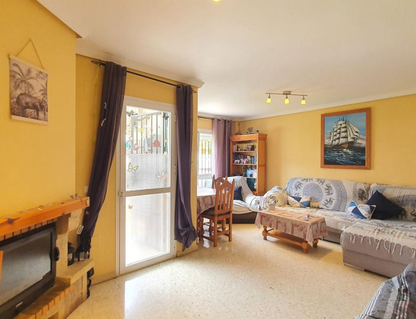Chalet adosado en venta en  Jardines de Alhaurín-Huerta Alta-Fuensanguínea , Alhaurín de la Torre photo 3