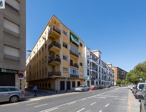 Piso en venta en Carretera de la Sierra, Granada thumbnail 1